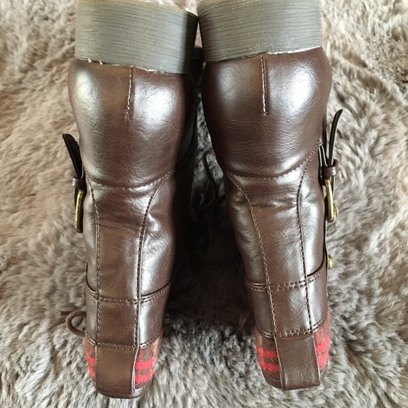 Boots - Picture 4 of 8